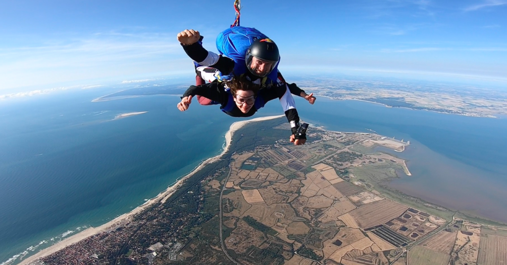 Saut en Tandem à l'aérodrome de Soulac-sur-Mer avec XLR parachutisme - Gironde