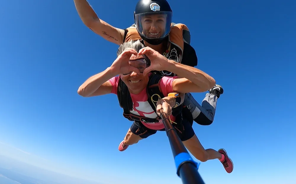 Saut en parachute en Gironde pour la Saint Valentin